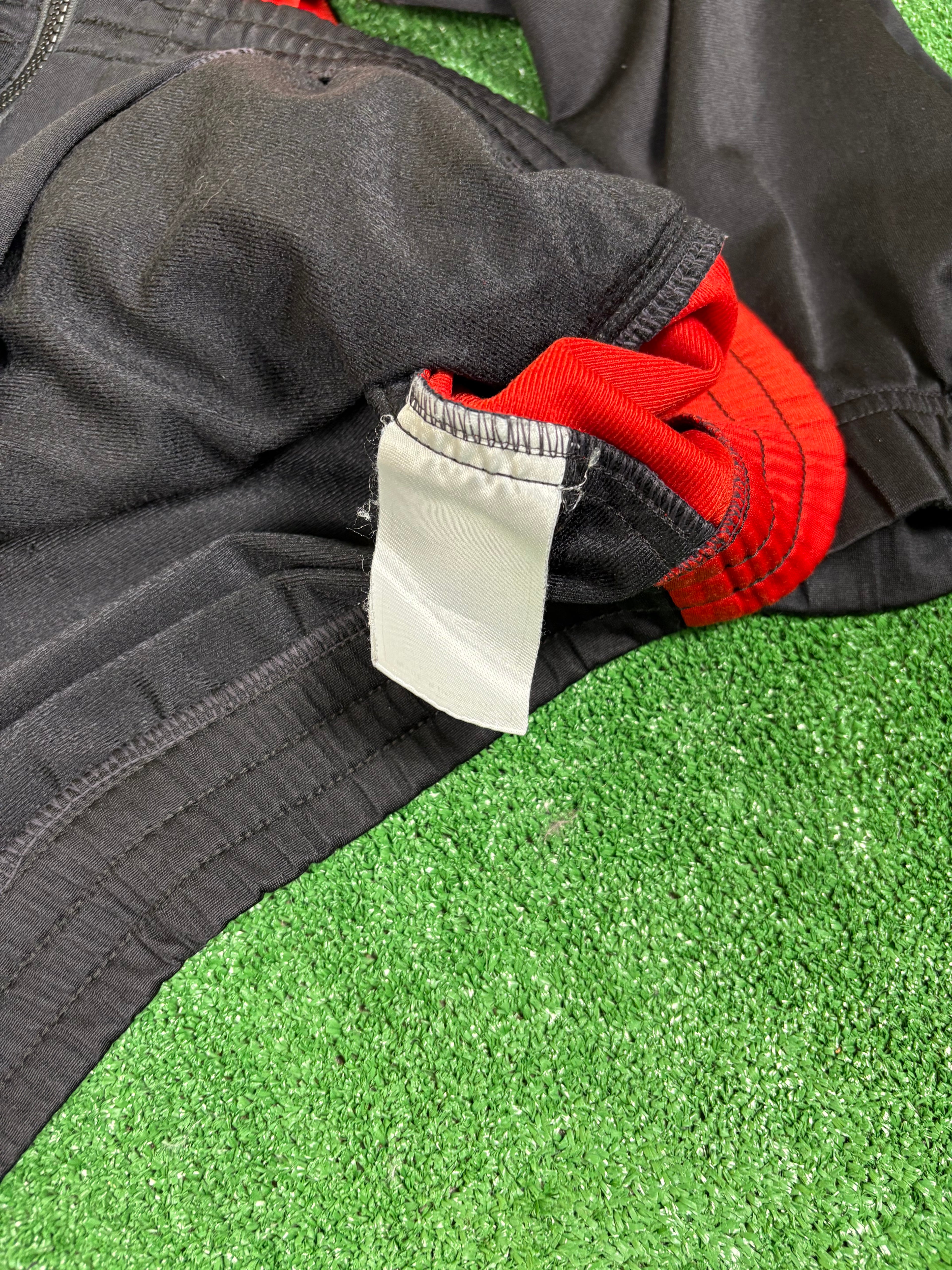 CHAQUETA NIKE ROJA Y NEGRA VINTAGE EXCLUSIVA