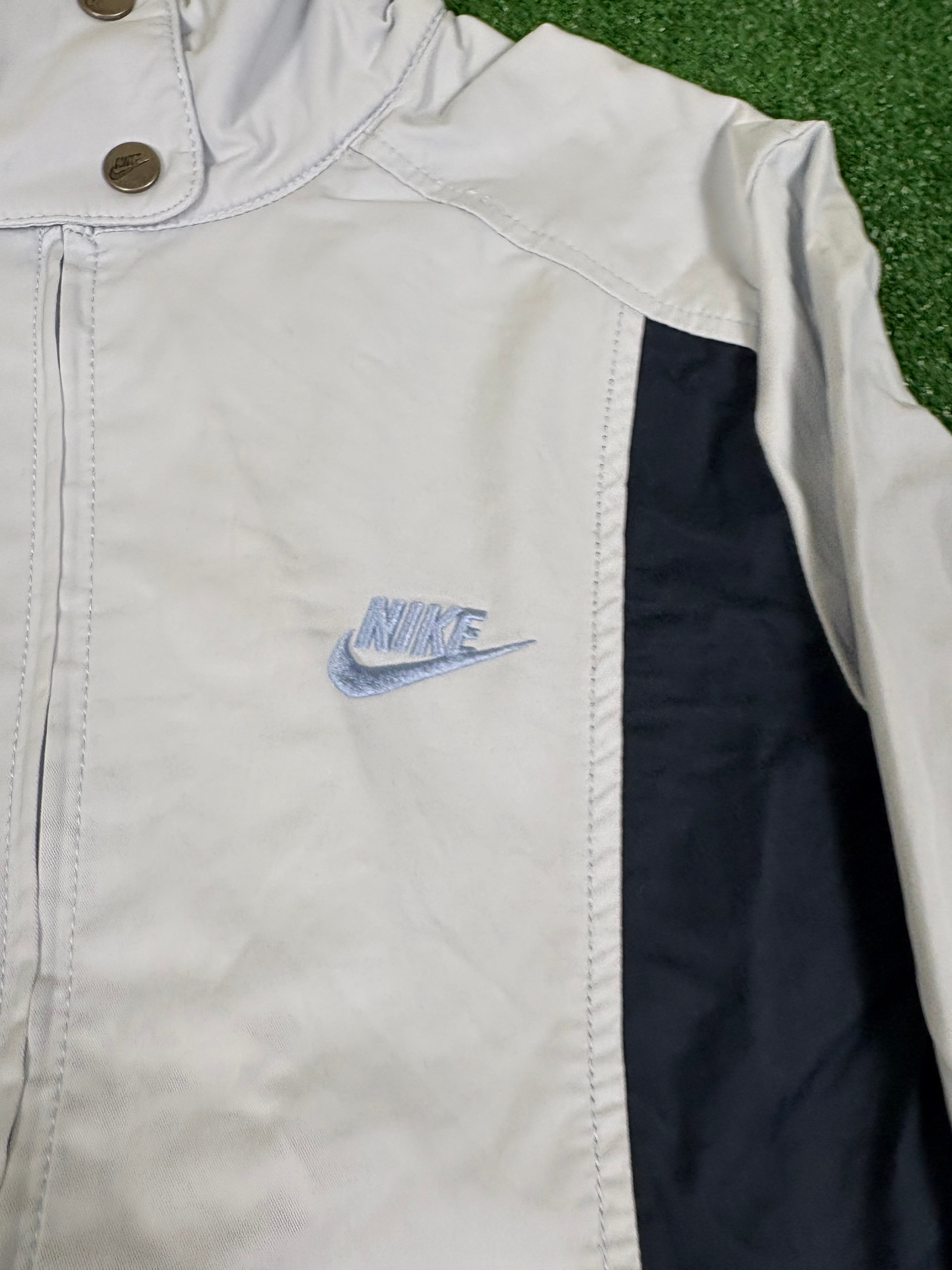 CHAQUETA NIKE BLANCA VINTAGE