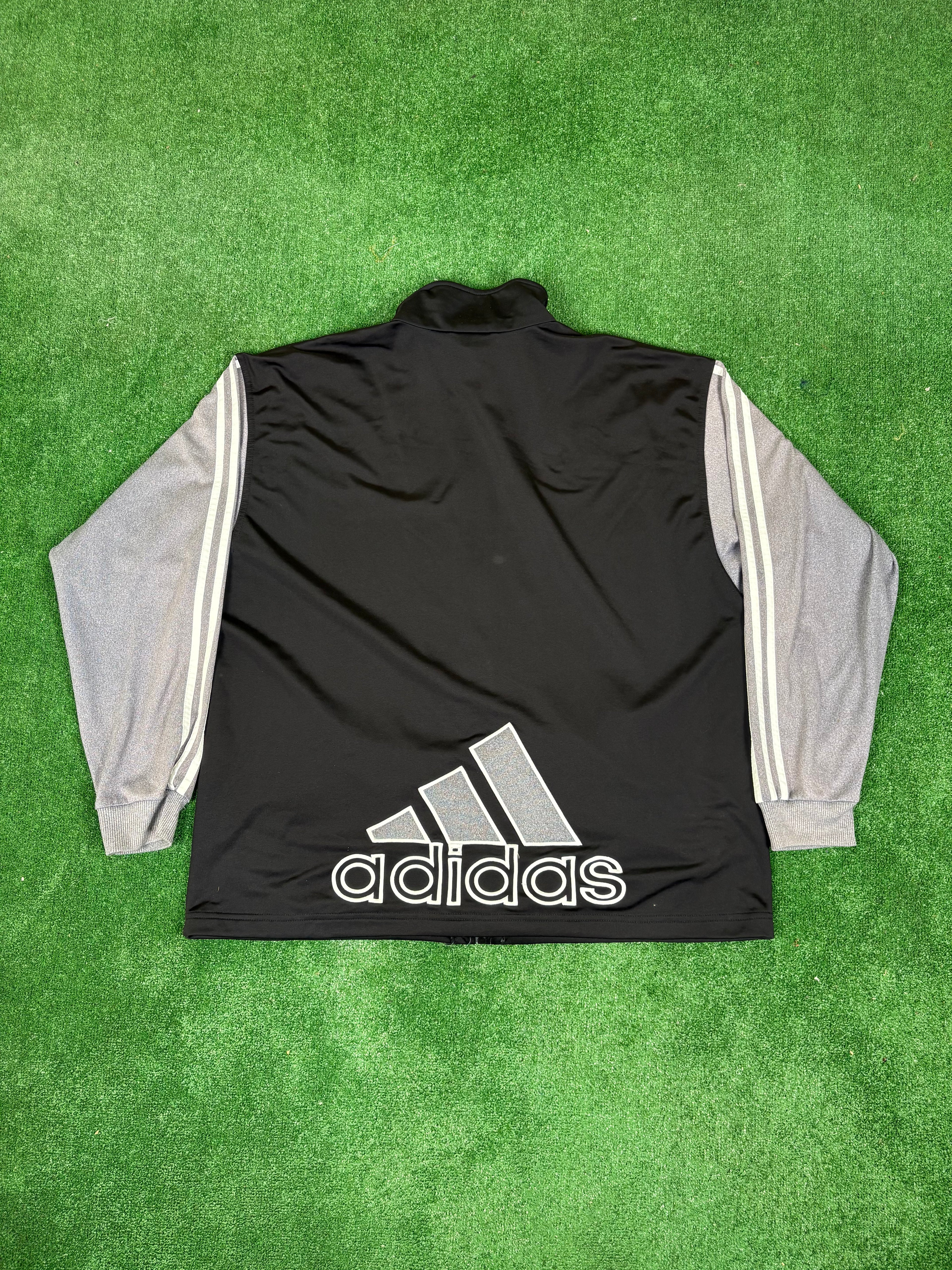 CHAQUETA ADIDAS ORIGINAL NEGRA Y GRIS VINTAGE Y2K